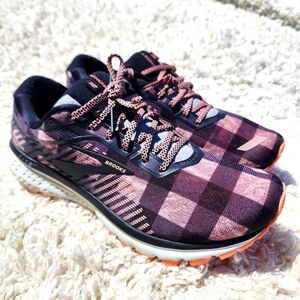 Brooks Ghost 12  Womens 10 black Coral Buffalo Plaid Flannel Sneakers Li…